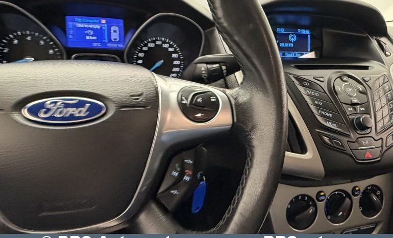 
								Ford Focus 1.0 Ecoboost 2012 full									