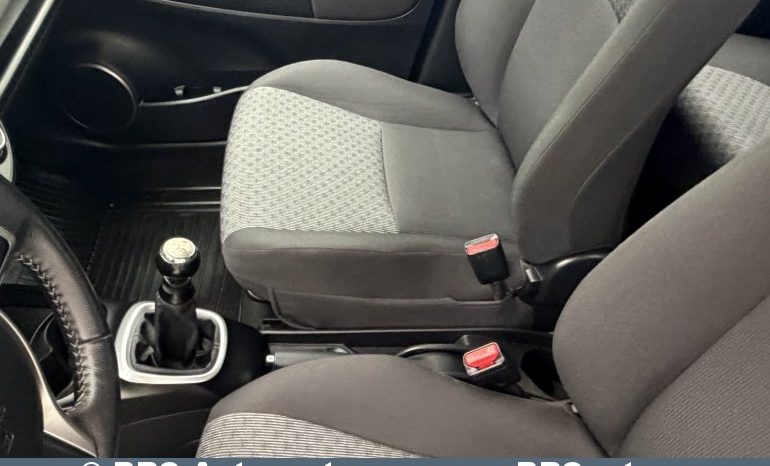 
								Toyota Yaris 1.0 VVT-i 2014 full									