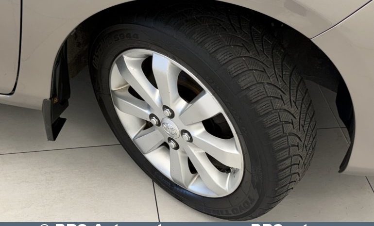 
								Toyota Yaris 1.0 VVT-i 2014 full									