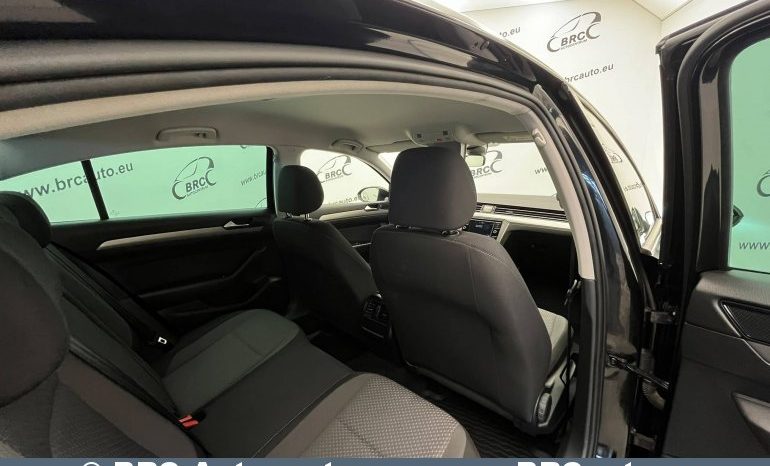
								Volkswagen Passat 1.5 TSI Automatas 2020 full									