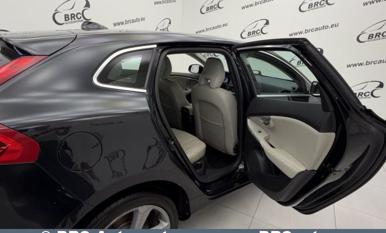 
								Volvo V40 D4 Summum Automatas 2012 full									