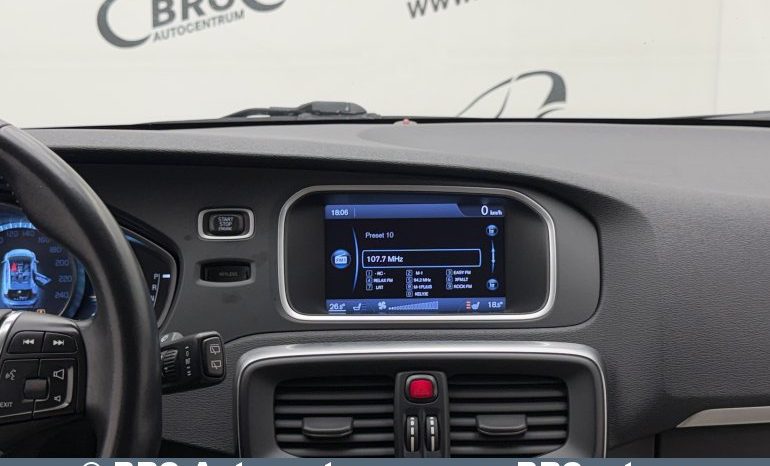 
								Volvo V40 D4 Summum Automatas 2012 full									