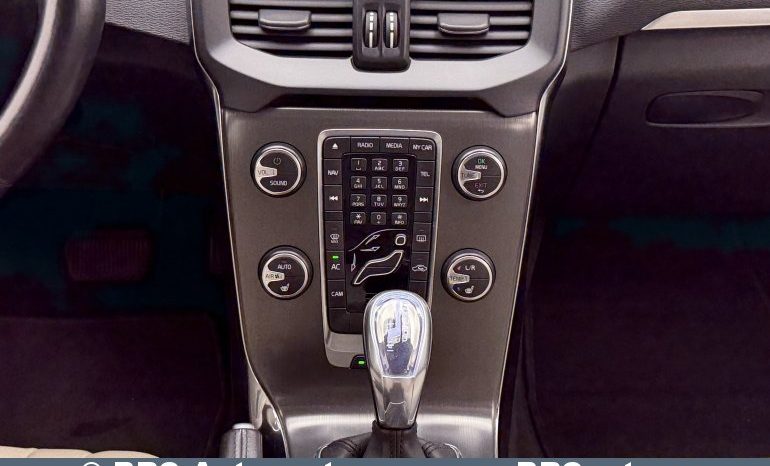 
								Volvo V40 D4 Summum Automatas 2012 full									