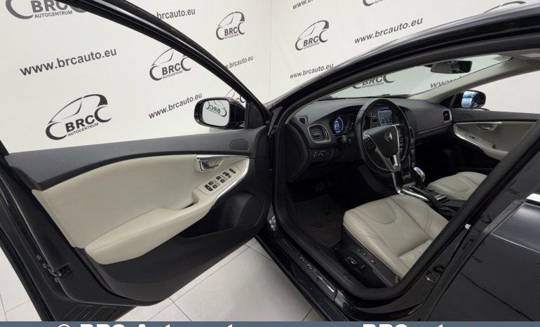 
								Volvo V40 D4 Summum Automatas 2012 full									
