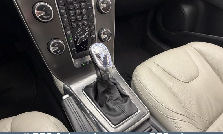 
								Volvo V40 D4 Summum Automatas 2012 full									