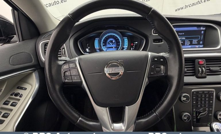 
								Volvo V40 D4 Summum Automatas 2012 full									