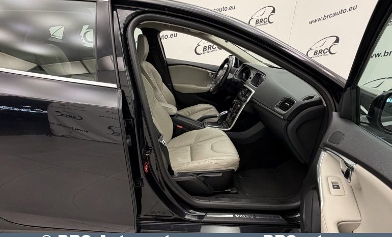 
								Volvo V40 D4 Summum Automatas 2012 full									