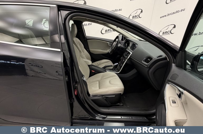 Volvo V40 D4 Summum Automatas 2012