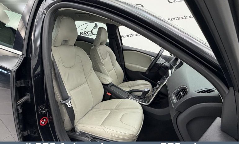 
								Volvo V40 D4 Summum Automatas 2012 full									