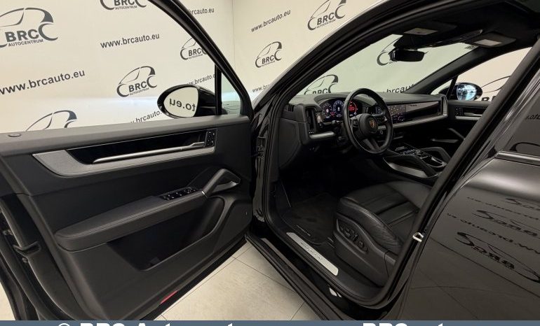 
								Porsche Cayenne V6 4WD Automatas 2023 full									