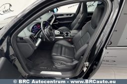 
										Porsche Cayenne V6 4WD Automatas 2023 full									