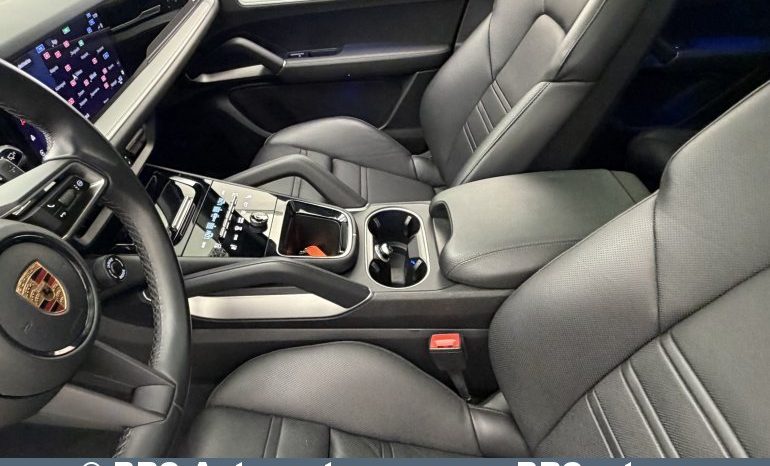 
								Porsche Cayenne V6 4WD Automatas 2023 full									