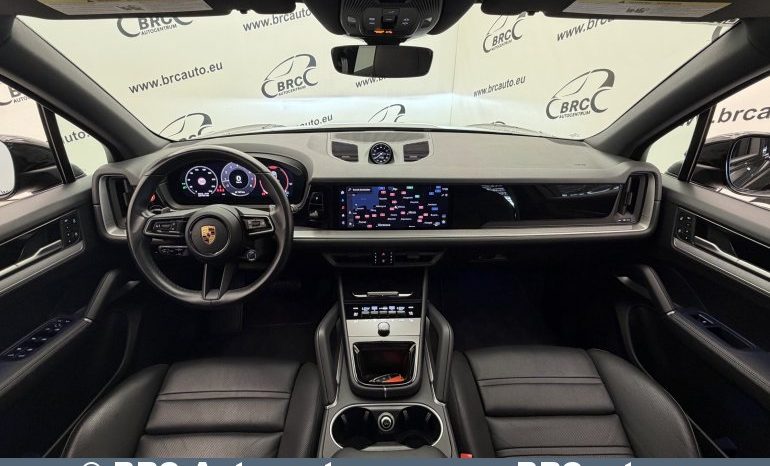 
								Porsche Cayenne V6 4WD Automatas 2023 full									