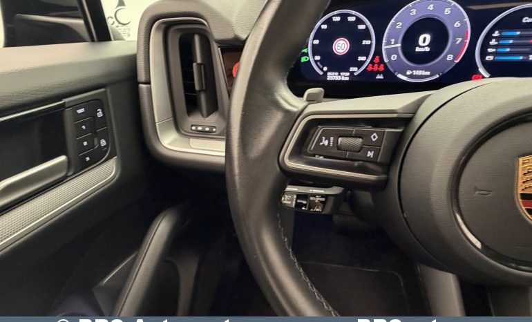 
								Porsche Cayenne V6 4WD Automatas 2023 full									