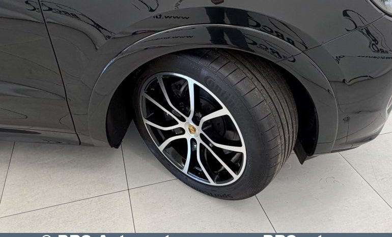 
								Porsche Cayenne V6 4WD Automatas 2023 full									