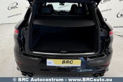
										Porsche Cayenne V6 4WD Automatas 2023 full									
