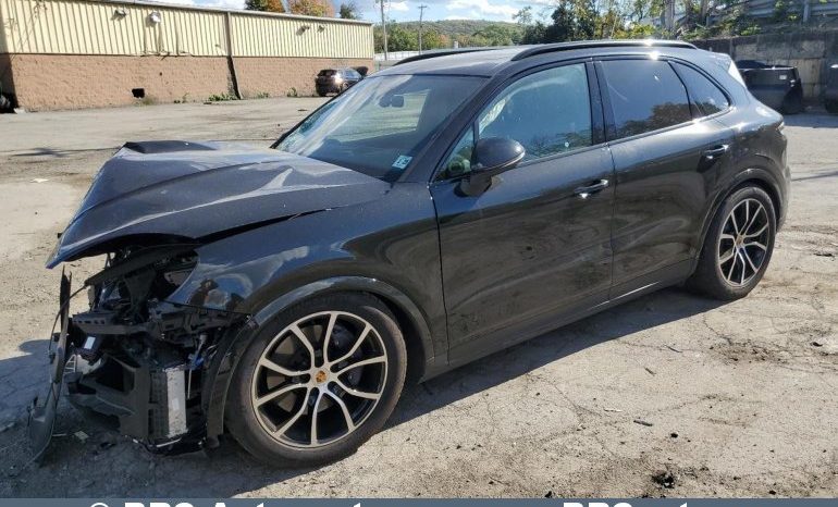 
								Porsche Cayenne V6 4WD Automatas 2023 full									