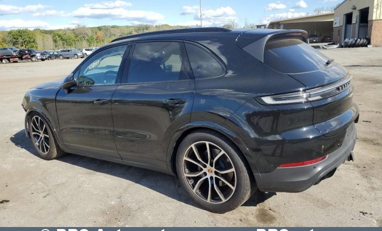 
								Porsche Cayenne V6 4WD Automatas 2023 full									