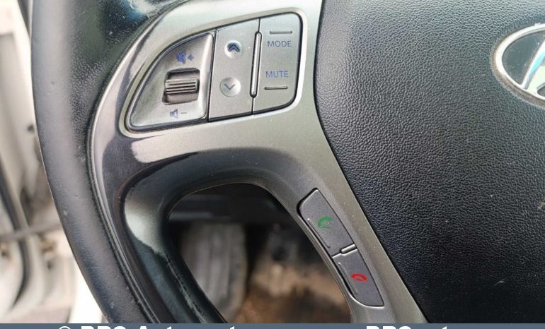
								Hyundai ix35 CRDi 4WD 2012 full									