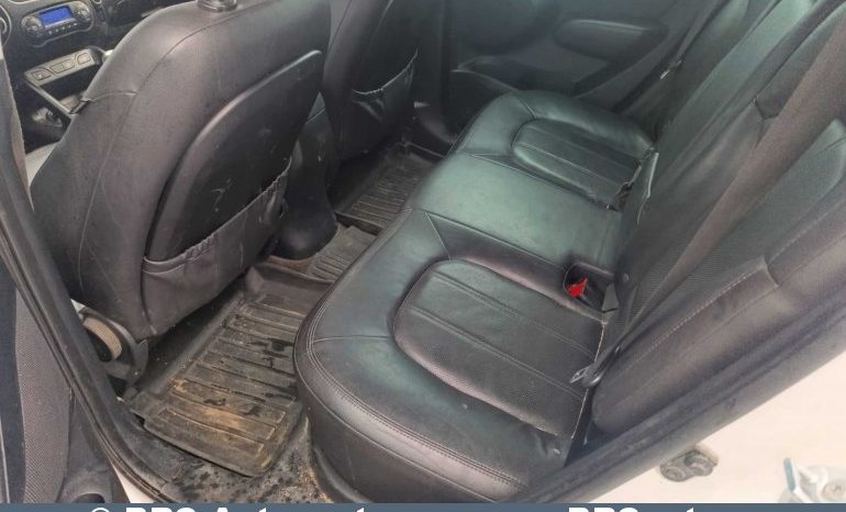 
								Hyundai ix35 CRDi 4WD 2012 full									