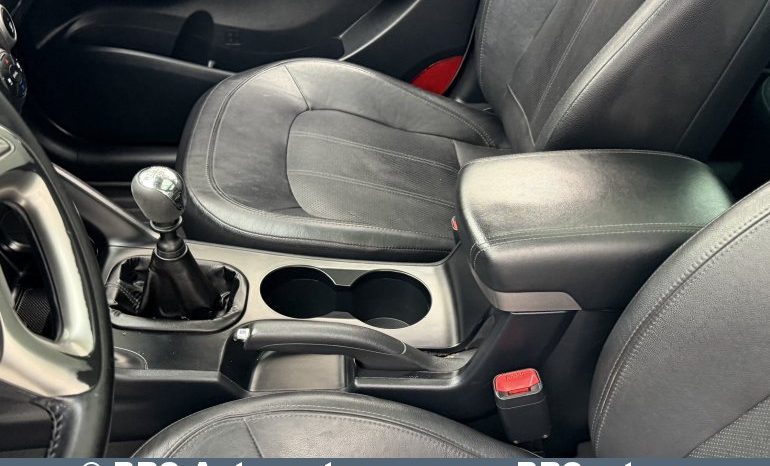 
								Hyundai ix35 CRDi 4WD 2012 full									
