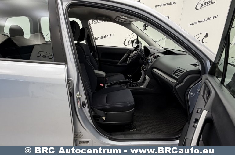Subaru Forester 2.5 Symmetrical AWD 2014
