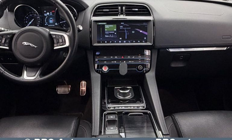 
								Jaguar F-Pace 2.0l 25t AWD Automatas 2019 full									
