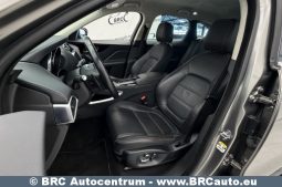 
										Jaguar F-Pace 2.0l 25t AWD Automatas 2019 full									