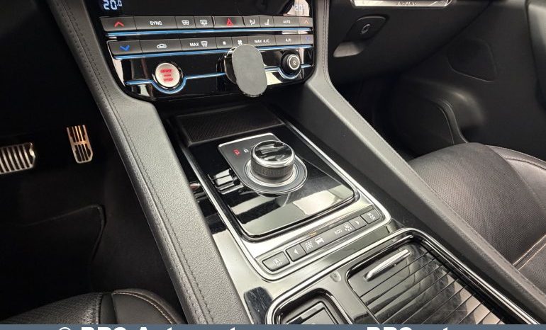 
								Jaguar F-Pace 2.0l 25t AWD Automatas 2019 full									