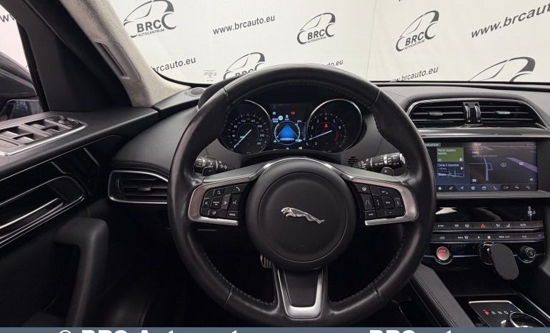 
								Jaguar F-Pace 2.0l 25t AWD Automatas 2019 full									