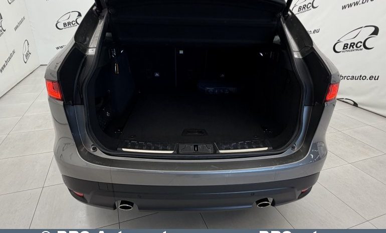 
								Jaguar F-Pace 2.0l 25t AWD Automatas 2019 full									