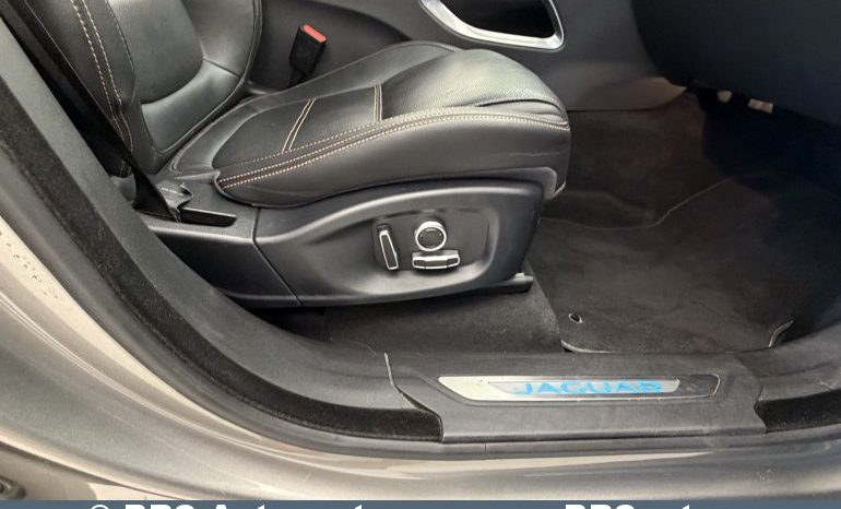 
								Jaguar F-Pace 2.0l 25t AWD Automatas 2019 full									