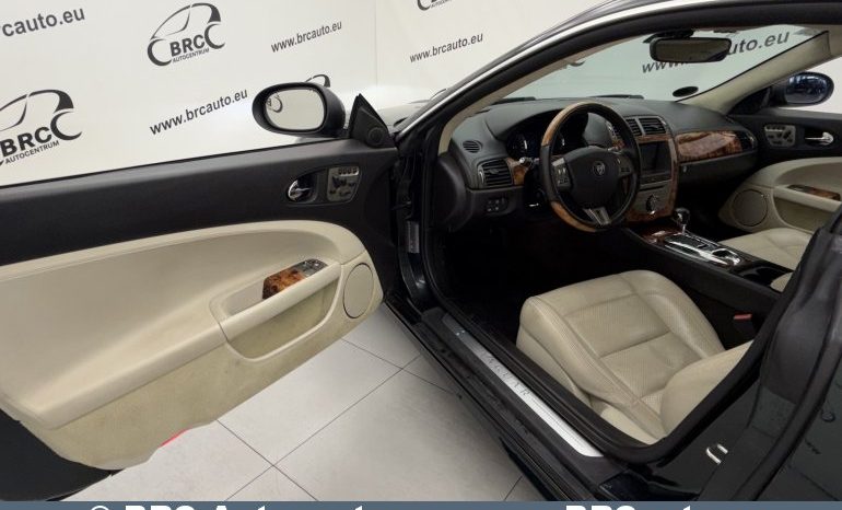 
								Jaguar XK 4.2 Automatas 2008 full									
