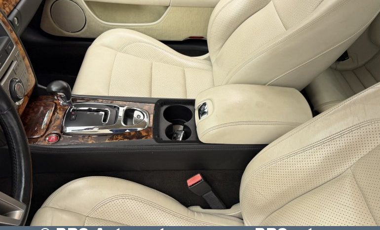 
								Jaguar XK 4.2 Automatas 2008 full									