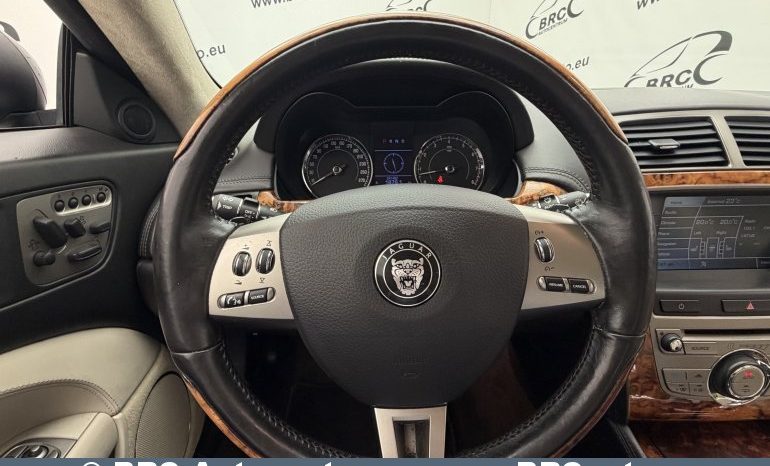
								Jaguar XK 4.2 Automatas 2008 full									