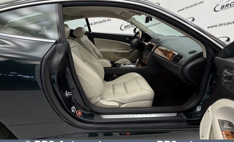 
								Jaguar XK 4.2 Automatas 2008 full									