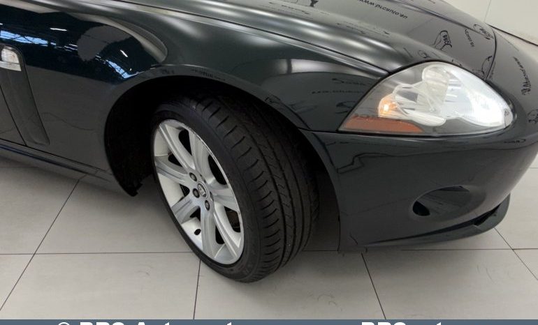 
								Jaguar XK 4.2 Automatas 2008 full									