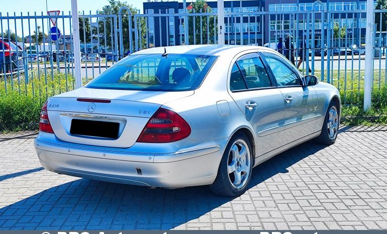 
								Mercedes-Benz E 270 2.7 CDI Automatas 2003 full									