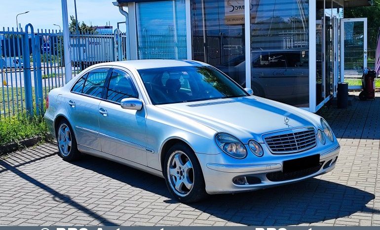 
								Mercedes-Benz E 270 2.7 CDI Automatas 2003 full									