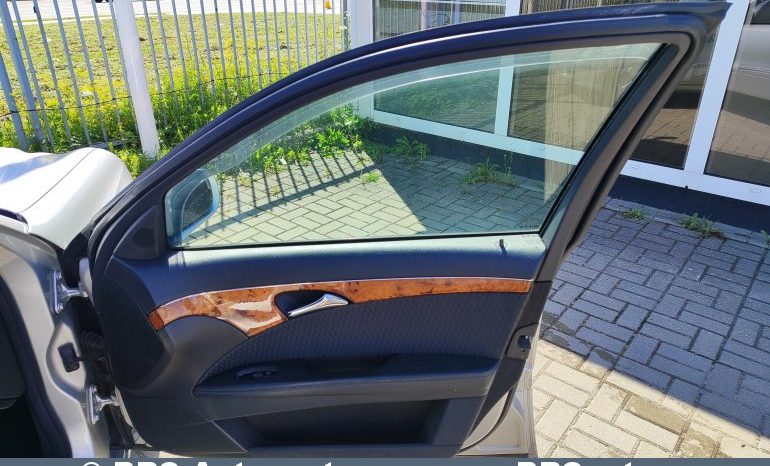 
								Mercedes-Benz E 270 2.7 CDI Automatas 2003 full									