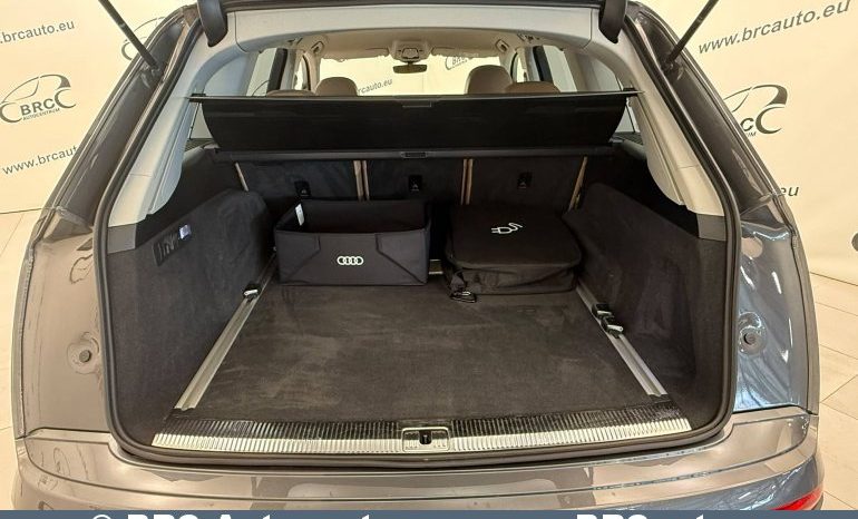 
								Audi Q7 55 TFSI E Quattro Automatas 2022 full									