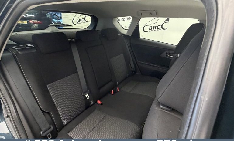 
								Toyota Auris 1.8 Hybrid Automatas 2015 full									