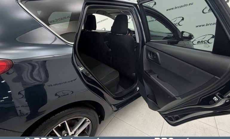 
								Toyota Auris 1.8 Hybrid Automatas 2015 full									