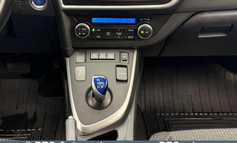 
								Toyota Auris 1.8 Hybrid Automatas 2015 full									
