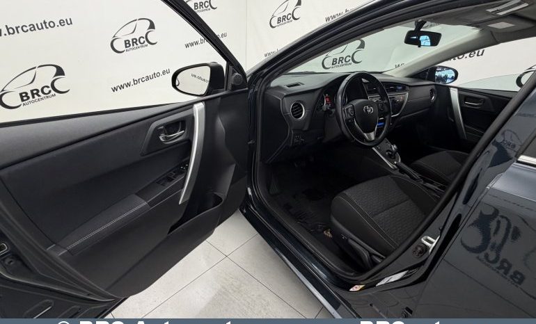 
								Toyota Auris 1.8 Hybrid Automatas 2015 full									