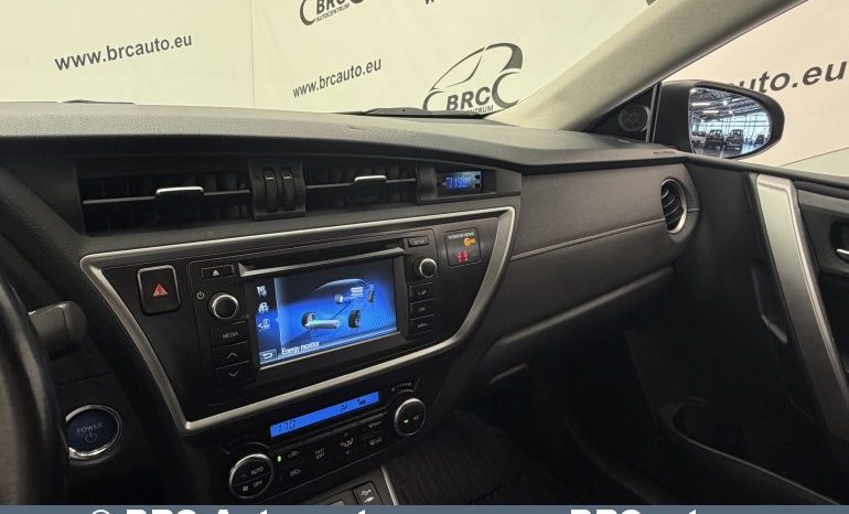 
								Toyota Auris 1.8 Hybrid Automatas 2015 full									