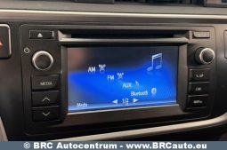 
										Toyota Auris 1.8 Hybrid Automatas 2015 full									