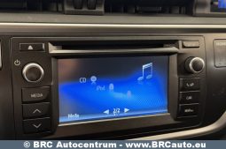 
										Toyota Auris 1.8 Hybrid Automatas 2015 full									