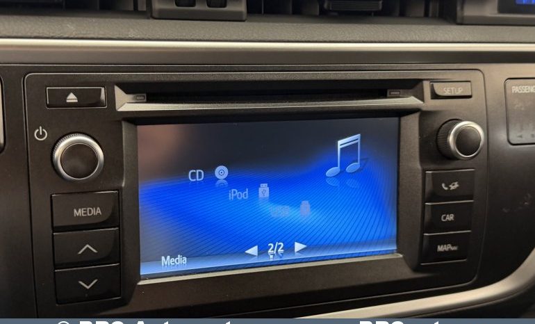 
								Toyota Auris 1.8 Hybrid Automatas 2015 full									
