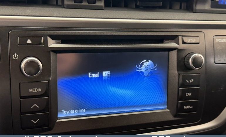 
								Toyota Auris 1.8 Hybrid Automatas 2015 full									